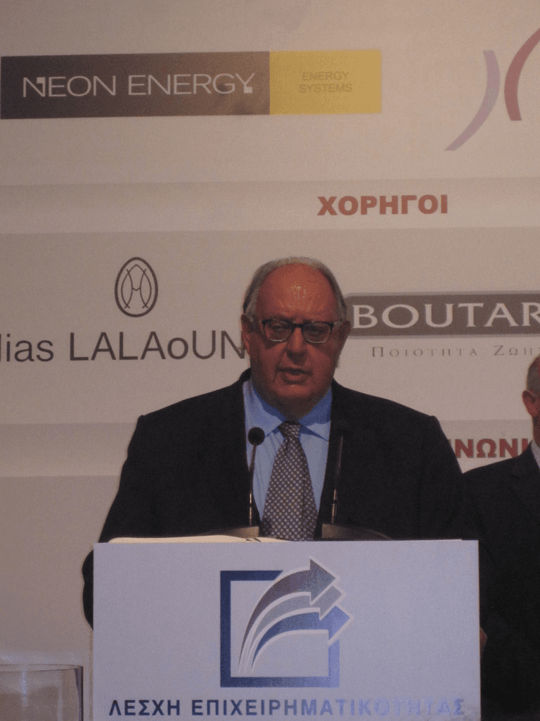 Original portrait before expression edit